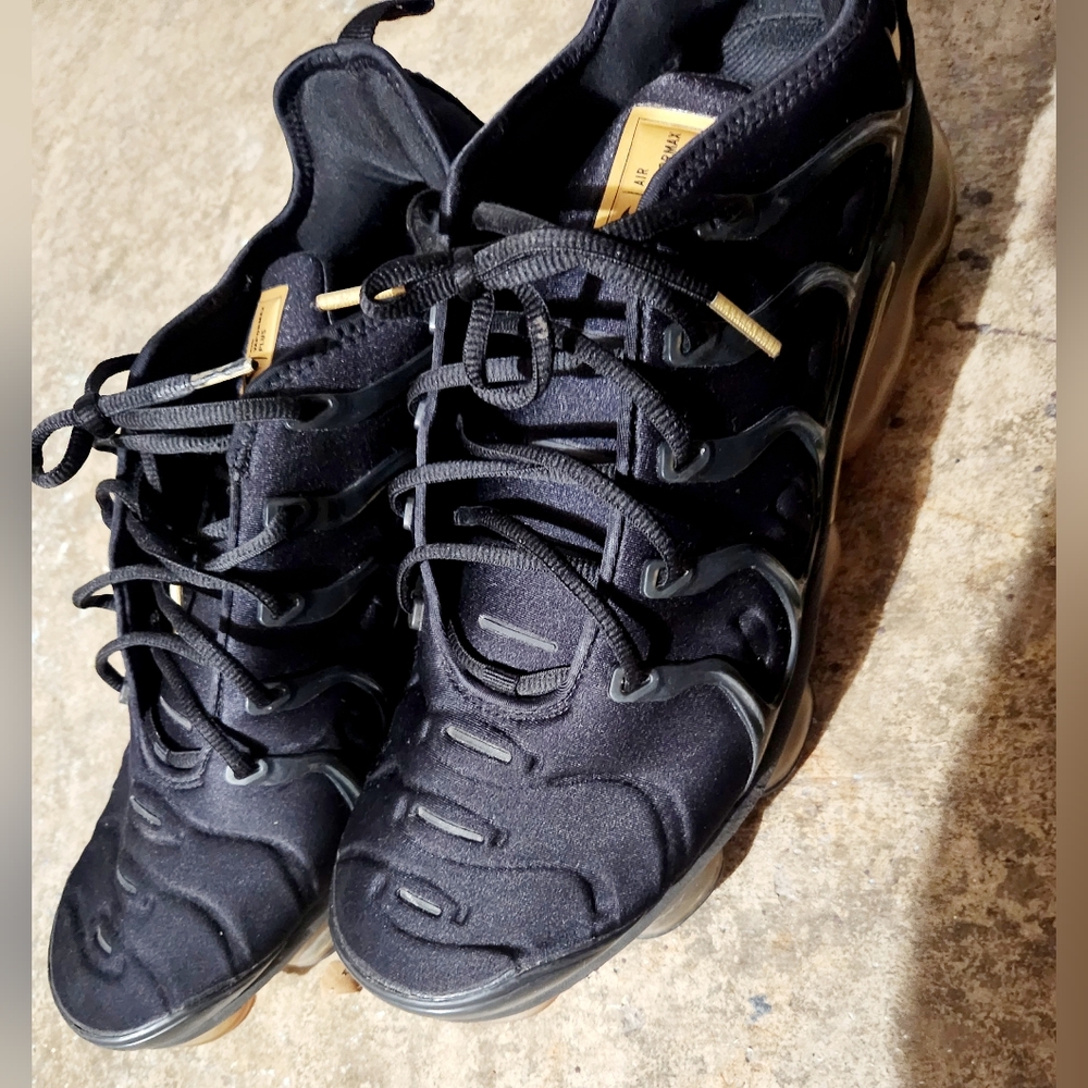 Black And Gold Men's Vapormax